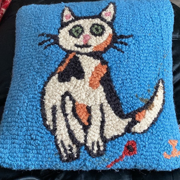 Wool Velvet Handmade Vintage Cat Pillow - Picture 12 of 12